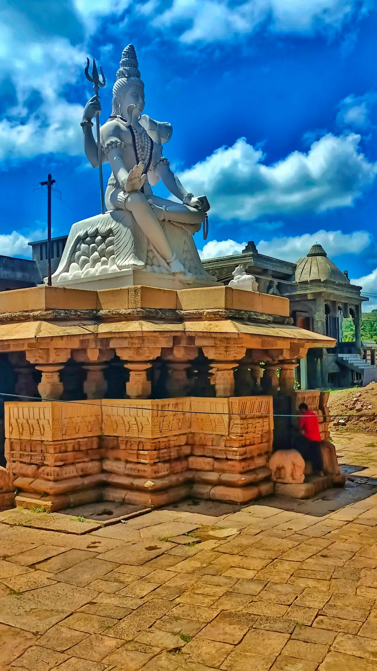 कपालेश्वर मंदिर व घाट